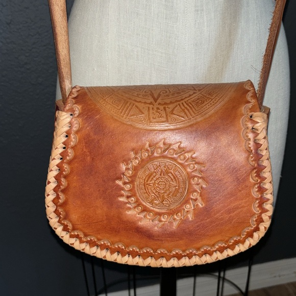 SOLD💔Vintage Tooled Leather Crossbody Bag - Boho Sun God Purse - Picture 4 of 4